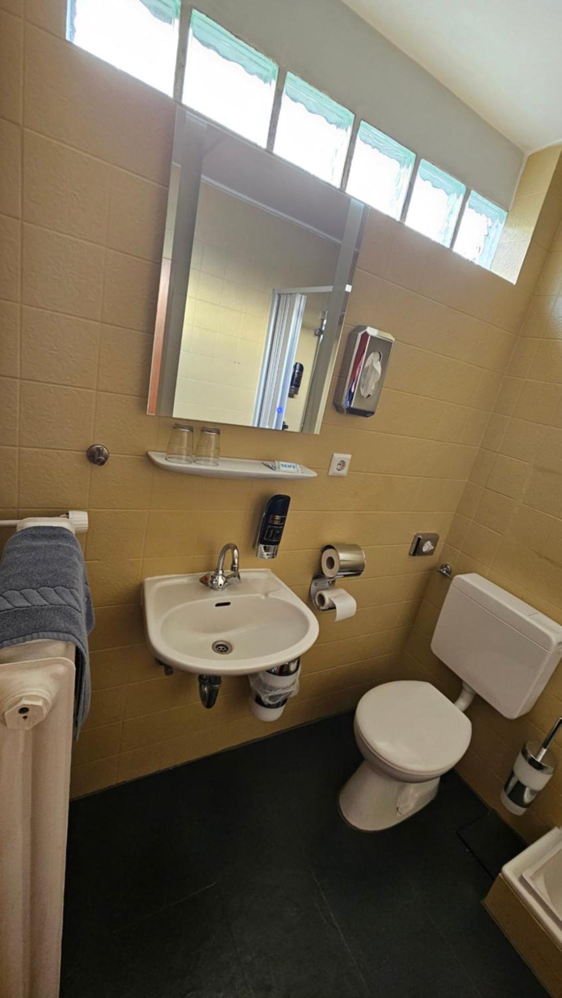 Kenner Treff Hotel Kültér fotó