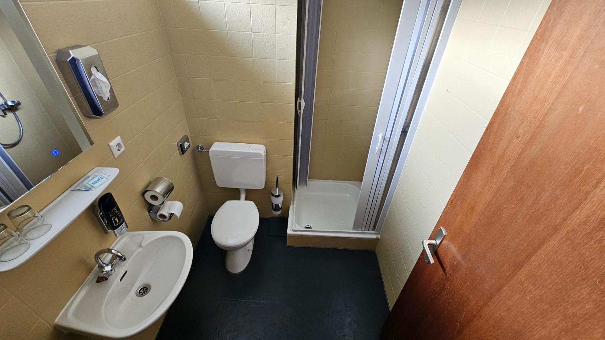 Kenner Treff Hotel Kültér fotó