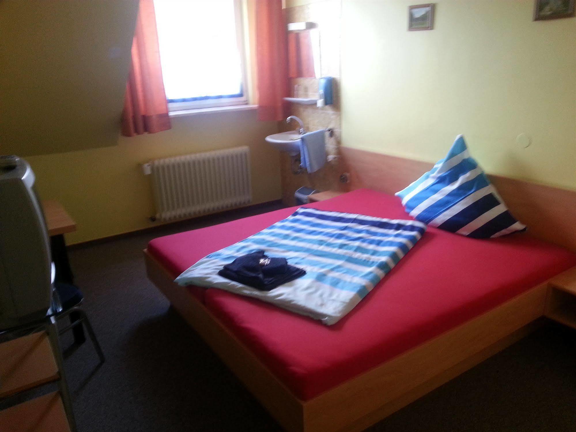 Kenner Treff Hotel Kültér fotó